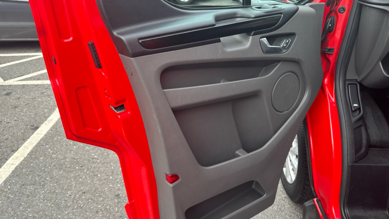 Ford Transit Custom 300 L2 Diesel Fwd 2.0 EcoBlue 130ps High Roof Limited Van